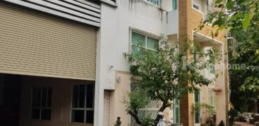 ขายโกดัง พร้อมสำนักงานและที่อยู่อาศัย ทำเลดี ใกล้โลตัส เดินทางสะดวก ติดถนนใหญ่ ใกล้ CAT ติดโรงเรียนเซนต์แมรี่ ใจกลางเมืองอุตรดิตถ์ พื้นที่ดิน 1 ไร่ 1 งาน 96 ตร.วา พื้นที่โกดัง 2475 ตร.ม. พื้นที่สำนักงาน 96 ตร.ม.