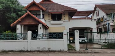 ขายบ้านเดี่ยว 2 ชั้น หมู่บ้านเทอเรสฮิลล์ ศรีราชา ขนาด 101 ตร.ว. หลังมุม ติดถนนหลักของหมู่บ้าน