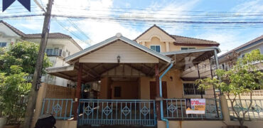 บ้านเดี่ยวหมู่บ้านปฐมพร การ์เด้น พุทธมณฑลสาย 4 โครงการ : ปฐมพร การ์เด้น ที่ตั้ง : ซอยกระทุ่มล้ม ถนนพุทธมณฑลสาย4 แขวงทวีวัฒนา เขตทวีวัฒนา กรุงเทพมหานคร