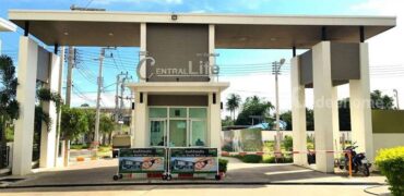 ทาวน์เฮ้าส์ 2 ชั้นในหมู่บ้าน Central Life ใกล้สวนเสือ ศรีราชา ชลบุรี
