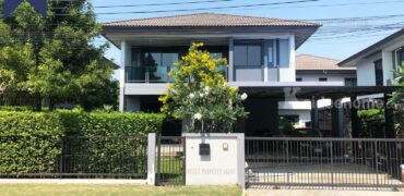 บ้านเดี่ยว บุราสิริ วงแหวน-อ่อนนุช พร้อมอยู่ โครงการ : บุราสิริ วงแหวน-อ่อนนุช ที่ตั้ง : ถนนกาญจนาภิเษก ตำบลราชาเทวะ อำเภอบางพลี จังหวัดสมุทรปราการ