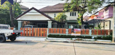 บ้านเดี่ยว ลภาวัน 15 ราชพฤกษ์-ปากเกร็ด โครงการ : ลภาวัน 15 ราชพฤกษ์ ที่ตั้ง : ถนนราชพฤกษ์ ตำบลบางพลับ อำเภอปากเกร็ด จังหวัดนนทบุรี