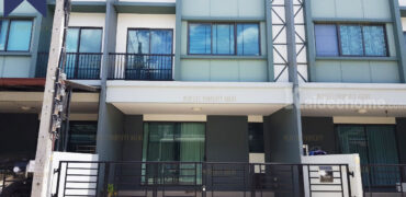 ทาวน์โฮม สิริเพลส ติวานนท์-นนทบุรี สภาพใหม่ พร้อมอยู่ ใกล้ทางด่วนเมืองทอง โครงการ : สิริเพลส ติวานนท์-นนทบุรี ที่ตั้ง : ถนนติวานนท์ ตำบลบ้านใหม่ อำเภอปากเกร็ด จังหวัดนนทบุรี