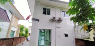 บ้านแฝด เอโทล มัลดีฟส์บีช หนามแดง-บางพลี โครงการ : เอโทล มัลดีฟส์บีช ที่ตั้ง : ถนน หนามแดง – บางพลี ตำบล บางพลีใหญ่ อำเภอ บางพลี จังหวัด สมุทรปราการ