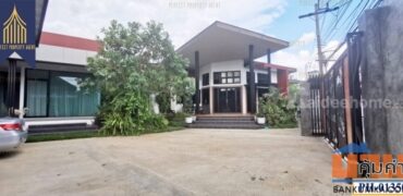 บ้านสร้างเอง พื้นที่เยอะ ตกแต่งพร้อมอยู่ ทำเลราษฎร์บูรณะ ที่ตั้ง : ถนนราษฎร์บูรณะ แขวงบางปะกอก เขตราษฎร์บูรณะ กรุงเทพมหานครฯ