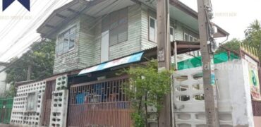 บ้านสร้างเอง 2 หลัง สุขุมวิท 80 ใจกลางเมือง เทพารักษ์ ที่ตั้ง : ถนนสุขุมวิท ตำบลเทพารักษ์ อำเภอเมืองสมุทรปราการ จังหวัดสมุทรปราการ