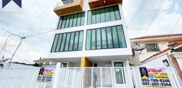 โฮมออฟฟิศ 3.5 ชั้น พร้อมอยู่ สำโรง สุขุมวิท 113 ศรีนครินทร์ ที่ตั้ง : ถนนสุขุมวิท113 ตำบลสำโรงเหนือ อำเภอเมืองสมุทรปราการ จังหวัดสมุทรปราการ