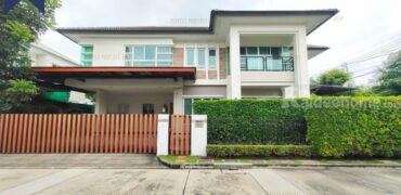 บ้านเดี่ยว หลังใหญ่ บางกอกบูเลอวาร์ด เทพารักษ์-วงแหวน โครงการ : บางกอกบูเลอวาร์ด เทพารักษ์-วงแหวน ที่ตั้ง : ถนนเทพารักษ์ ตำบลเทพารักษ์ อำเภอเมือง จังหวัดสมุทรปราการ