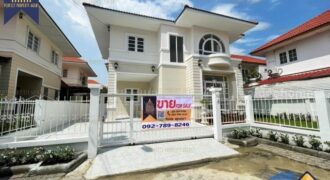 บ้านเดี่ยวหลังมุม ลลิล ศรีนครินทร์ เทพารักษ์ สวย พร้อมอยู่ โครงการ : ลลิล ศรีนครินทร์-เทพารักษ์ ที่ตั้ง : ถนนเทพารักษ์ ตำบลแพรกษาใหม่ อำเภอเมืองสมุทรปราการ จังหวัดสมุทรปราการ