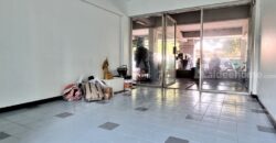 ขายพีไทยคอนโด ลิฟวิ่งเพลส รีโนเวทใหม่ ห้อง Studio ชั้น 1 ทำการค้าได้ ราคาน่าลงทุน