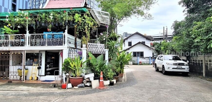 ขายบ้านทรงไทย ซอยกรุงเทพ-นนทบุรี 38 ใกล้สถานีรถไฟฟ้าสายสีม่วง