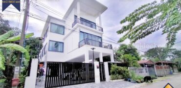 บ้านเดี่ยว 3 ชั้น สร้างเอง เมืองทองการ์เด้นส์ อ่อนนุช พัฒนาการ 69 โครงการ : เมืองทองการ์เด้นส์ ที่ตั้ง : ถนนพัฒนาการ แขวงประเวศ เขตประเวศ กรุงเทพมหานคร