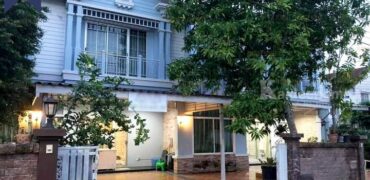 บ้านเดี่ยว ธนาสิริ ปิ่นเกล้า-ราชพฤกษ์ หลังมุมพื้นที่ใช้สอยเยอะ โครงการ : ธนาสิริ ปิ่นเกล้า-ราชพฤกษ์ ที่ตั้ง : ตำบลบางกร่าง อำเภอเมืองนนทบุรี จังหวัดนนทบุรี