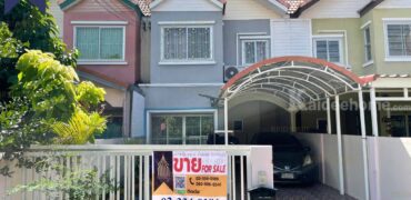 ทาวนเฮ้าส์ มัณฑิรา 29.7 วา เทพารักษ์ กม.12 จอดรถได้เยอะ โครงการ : มัณฑิรา เทพารักษ์ กม.12 ที่ตั้ง : ถนนบางพลี-ตำหรุ ตำบลบางพลีใหญ่ อำเภอบางพลี จังหวัดสมุทรปราการ