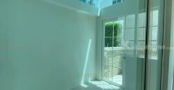 บ้านแฝดสไตล์อังกฤษ โกลเด้น นีโอ สาทร ใกล้รถไฟฟ้า โครงการ : โกลเด้น นีโอ สาทร ที่ตั้ง : ถนนกัลปพฤกษ์ แขวงบางขุนเทียน เขตจอมทอง กรุงเทพมหานคร