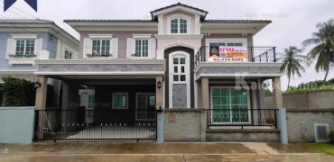 บ้านแฝดสไตล์อังกฤษ โกลเด้น นีโอ สาทร ใกล้รถไฟฟ้า โครงการ : โกลเด้น นีโอ สาทร ที่ตั้ง : ถนนกัลปพฤกษ์ แขวงบางขุนเทียน เขตจอมทอง กรุงเทพมหานคร