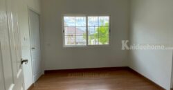 บ้านแฝดสไตล์อังกฤษ โกลเด้น นีโอ สาทร ใกล้รถไฟฟ้า โครงการ : โกลเด้น นีโอ สาทร ที่ตั้ง : ถนนกัลปพฤกษ์ แขวงบางขุนเทียน เขตจอมทอง กรุงเทพมหานคร