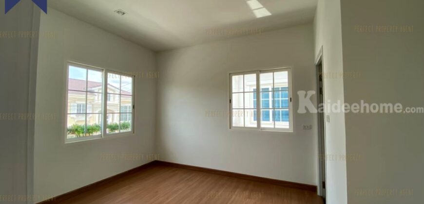 บ้านแฝดสไตล์อังกฤษ โกลเด้น นีโอ สาทร ใกล้รถไฟฟ้า โครงการ : โกลเด้น นีโอ สาทร ที่ตั้ง : ถนนกัลปพฤกษ์ แขวงบางขุนเทียน เขตจอมทอง กรุงเทพมหานคร