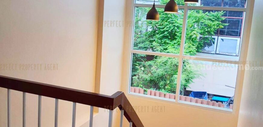 บ้านเดี่ยว หมู่บ้านอินทรารักษ์ นวมินทร์-บางกะปิ โครงการ : หมู่บ้านอินทรารักษ์ นวมินทร์ ที่ตั้ง : ถนนนวมินทร์ แขวงคลองกุ่ม เขตบางกะปิ กรุงเทพมหานครฯ