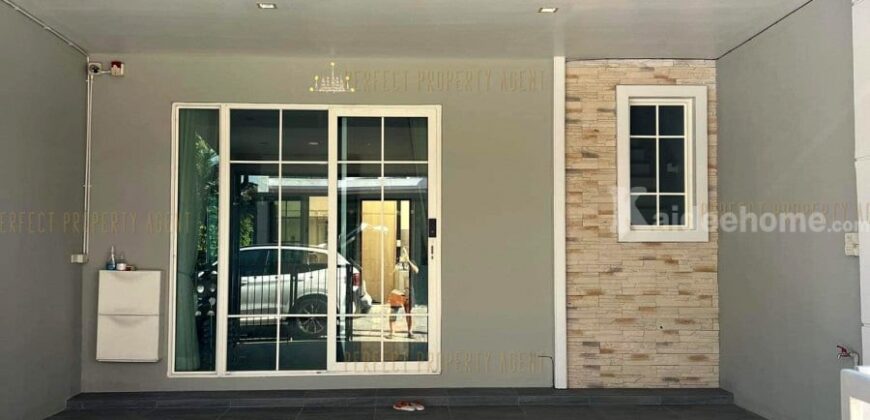 ทาวน์โฮม โกลเด้น ทาวน์ 2 ลาดพร้าว-เกษตรนวมินทร์ บิวทอินพร้อมเข้าอยู่ โครงการ : โกลเด้น ทาวน์ 2 ที่ตั้ง : แขวงคลองกุ่ม เขตบึงกุ่ม กรุงเทพมหานคร