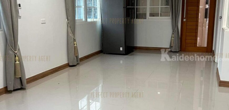 ทาวน์โฮม โกลเด้น ทาวน์ 2 ลาดพร้าว-เกษตรนวมินทร์ บิวทอินพร้อมเข้าอยู่ โครงการ : โกลเด้น ทาวน์ 2 ที่ตั้ง : แขวงคลองกุ่ม เขตบึงกุ่ม กรุงเทพมหานคร