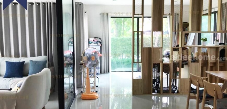 บ้านเดี่ยว เดอะ แกรนด์ พระราม 2 หลังมุม โครงการ : เดอะ แกรนด์ พระราม 2 (The Grand Rama 2) ที่ตั้ง : ถนนพระราม 2 ตำบลพันท้ายนรสิงห์ อำเภอเมืองสมุทรสาคร จังหวัดสมุทรสาคร