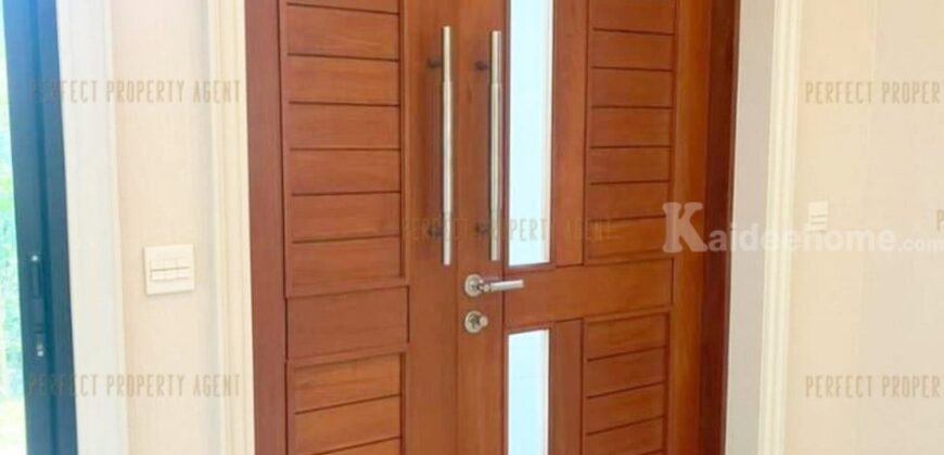 บ้านเดี่ยว บางกอกบูเลอวาร์ด ราชพฤกษ์-รัตนาธิเบศร์ บ้านพร้อมอยู่ โครงการ : บางกอกบูเลอวาร์ด ราชพฤกษ์-รัตนาธิเบศร์ ที่ตั้ง : ตำบลบางรักน้อย อำเภอเมืองนนทบุรี จังหวัดนนทบุรี