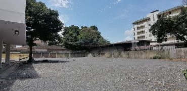 ขาย ที่ดิน ซอยเอกมัย 28  สุขุมวิท 63  สวย แปลงมุม ติดถนนสองด้าน เข้าซอยเพียง 120 เมตร