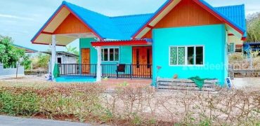 ขายบ้านเดี่ยวชั้นเดียว 2 หลัง 180 วา บ้านสร้างใหม่ ซอยคลองตาวอน ใกล้หาดสวนสน บ้านเพ ระยอง