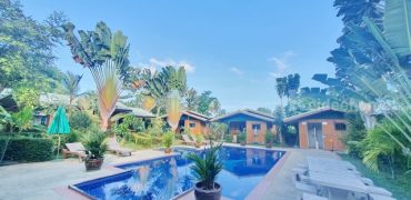 ขายรีสอร์ทในสวน, Paradise Home Resort, พื้นที่ 398 วา พร้อมบังกะโล 6 หลัง สระว่ายน้ำ และร้านอาหาร ใกล้หาดสวนสน บ้านเพ ระยอง