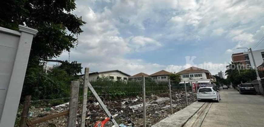 ขายที่ดินลาดพร้าว ซอย126 เนื้อที่ 328ตรว. หน้าปากซอยมีรถไฟฟ้า มีเซเว่นใหญ่ทั้งหน้าปากซอย ใกล้เดอะมอลล์บางกะปิ โทร 0969659595