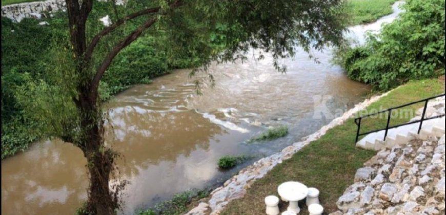 ขายบ้านพร้อมที่ดินติดน้ำ เขาใหญ่ หมูสี 1 ไร่ ที่ติดลำตะคองสวยมาก ท่าช้าง ใกล้ถนนธนะรัขต์ ใกล้คีรีมายา เหมาะทำบ้านพักตากอากาศ อยู่ในโครงการ มี รปภ. ปลอดภัย 087-9074045