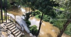 ขายบ้านพร้อมที่ดินติดน้ำ เขาใหญ่ หมูสี 1 ไร่ ที่ติดลำตะคองสวยมาก ท่าช้าง ใกล้ถนนธนะรัขต์ ใกล้คีรีมายา เหมาะทำบ้านพักตากอากาศ อยู่ในโครงการ มี รปภ. ปลอดภัย 087-9074045