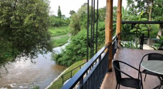 ขายบ้านพร้อมที่ดินติดน้ำ เขาใหญ่ หมูสี 1 ไร่ ที่ติดลำตะคองสวยมาก ท่าช้าง ใกล้ถนนธนะรัขต์ ใกล้คีรีมายา เหมาะทำบ้านพักตากอากาศ อยู่ในโครงการ มี รปภ. ปลอดภัย 087-9074045