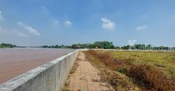 ขายที่ดินริมแม่น้ำเจ้าพระยา 2 ไร่ อยุธยา-อ่างทอง ป่าโมก ติดแม่น้ำ วิวโค้งน้ำสวยมาก ที่ถมแล้ว ทำเขื่อนผนังป้องกันน้ำล้นตลอดแนว เดินทางสะดวก ใกล้ตัวเมืองอยุธยา วัดจุฬามณี 087-907-4045