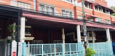 ขายบ้าน ทาวน์เฮ้าส์ 4ชั่น 2คูหา ซ.รามคำแหง12 ใกล้เดอะมอลล์ รถไฟฟ้าสายสีส้ม ผ่านหน้าซอย ติดต่อ/line 0619419639