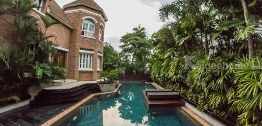 For sale Luxury resort mansion Sukhumvit 71 Fully furnished made furniture Tel 066-145-9935