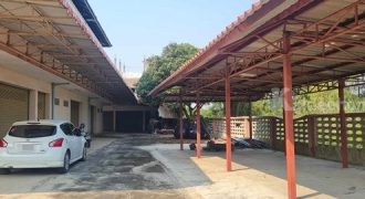 ขายที่ดิน ติดถนนบางแวก เนื้อที่ 655 ตารางวา มี อาคาร 3 หลัง โทร 0619829696