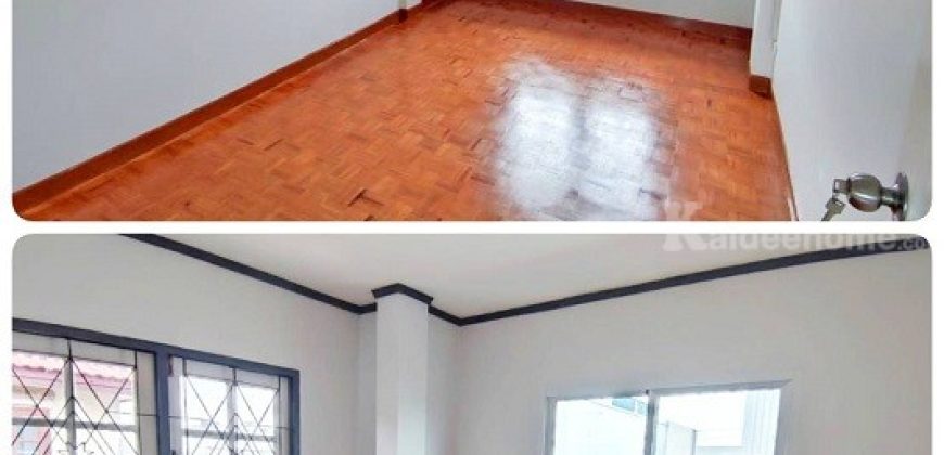 ขายทาวน์เฮาส์ 2 ชั้น 26.5 ตร.วา ห้องริมหลังใหญ่ ม.สิทธิทรัพย์ ลำลูกกาคลอง 7 รีโนเวทใหม่ทั้งหลังสวย น่าอยู่ ราคาถูก  โทร.  084-084-2305