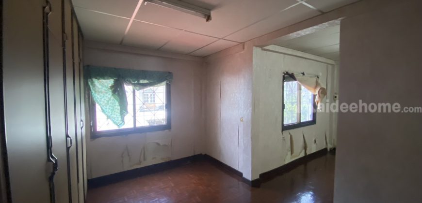 ขายทาวเฮ้าส์ นครหลวงวิลเลจ ใกล้รถไฟฟ้า ใกล้โรงพยาบาล