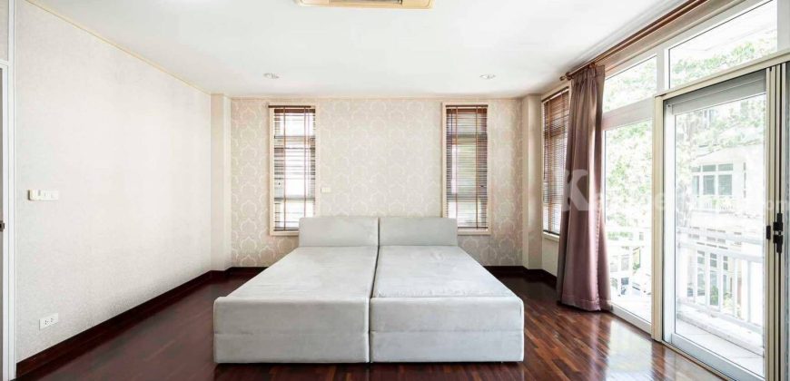 ขายบ้านสุขุมวิท 54 หมู่บ้านหงส์นคร ทาวโฮมขนาดใหญ่หลังมุม 3.5 ชั้น 4 ห้องนอน พร้อมอยู่ ใกล้ BTS อ่อนนุช บางจาก ทางด่วนสุขุมวิท 50 สุขุมวิท 62 ไปทองหล่อ เอกมัย 10 นาที 087-9074045