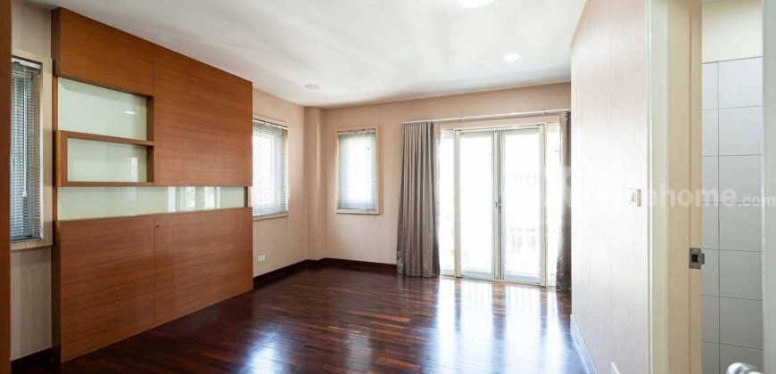 ขายบ้านสุขุมวิท 54 หมู่บ้านหงส์นคร ทาวโฮมขนาดใหญ่หลังมุม 3.5 ชั้น 4 ห้องนอน พร้อมอยู่ ใกล้ BTS อ่อนนุช บางจาก ทางด่วนสุขุมวิท 50 สุขุมวิท 62 ไปทองหล่อ เอกมัย 10 นาที 087-9074045