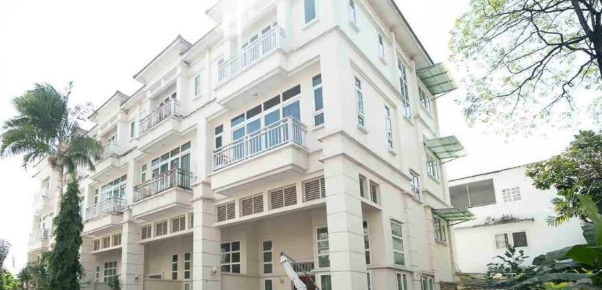 ขายบ้านสุขุมวิท 54 หมู่บ้านหงส์นคร ทาวโฮมขนาดใหญ่หลังมุม 3.5 ชั้น 4 ห้องนอน พร้อมอยู่ ใกล้ BTS อ่อนนุช บางจาก ทางด่วนสุขุมวิท 50 สุขุมวิท 62 ไปทองหล่อ เอกมัย 10 นาที 087-9074045
