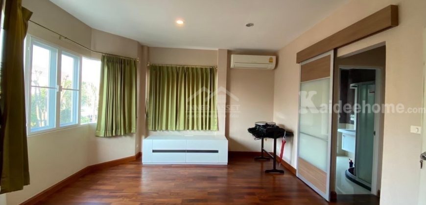 ขายด่วน ลดโหด 3.1 ล้าน!! บ้านเดี่ยว หมู่บ้านลัดดารมย์ ชัยพฤกษ์-แจ้งวัฒนะ 4 ห้องนอน 4 ห้องน้ำ ฟรีเฟอร์ ฟรี EV Charger