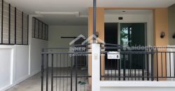 ขายด่วน ฟรีโอน!! ทาวน์เฮ้าส์ หมู่บ้านณริศรา นครอินทร์-พระราม5 ซอยวัดหูช้าง (3 ห้องนอน 2 ห้องน้ำ) รีโนเวทใหม่ทั้งหลัง