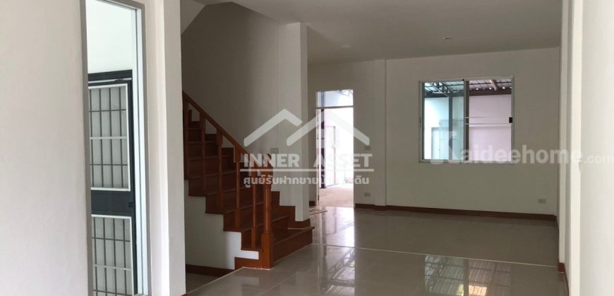 ขายด่วน ฟรีโอน!! ทาวน์เฮ้าส์ หมู่บ้านณริศรา นครอินทร์-พระราม5 ซอยวัดหูช้าง (3 ห้องนอน 2 ห้องน้ำ) รีโนเวทใหม่ทั้งหลัง