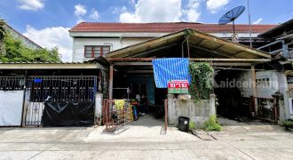 ขายทาวน์เฮ้าส์ ปรีชา11 ซอยรามอินทรา 123 ขนาด 16 ตร.ว. ต่อเติมหลังคาครัวด้านหลังและหลังคาที่จอดรถด้านหน้า