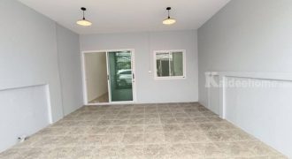 ขายบ้าน พิมลราช 4 ทาวน์เฮ้าส์ชั้นเดียว หมู่บ้าน พิมลราช 4 เข้า-ออก ได้หลายเส้นทาง โทร 095-385-5941