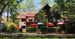 ขายรีสอร์ทพร้อมสวนอาหาร ใน จ.ลำพูน บนที่ดินขนาด 5-3-15.2 ไร่ บรรยากาศท่ามกลางธรรมชาติ วิวเขาและทุ่งนา