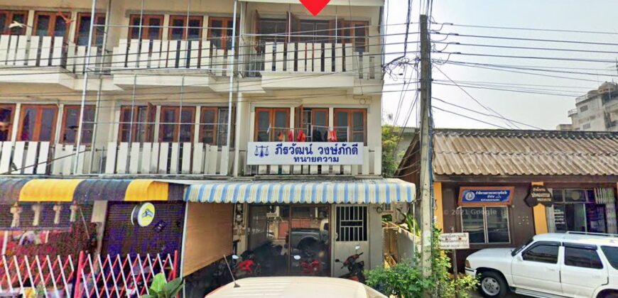 ขายอาคารพาณิชย์ 3 ชั้น (เป็นห้องมุม) 93/4 ถ.รอบเวียง อ.เมือง จ.ลำปาง